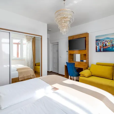 Vedrana (adults Only) Podstrana